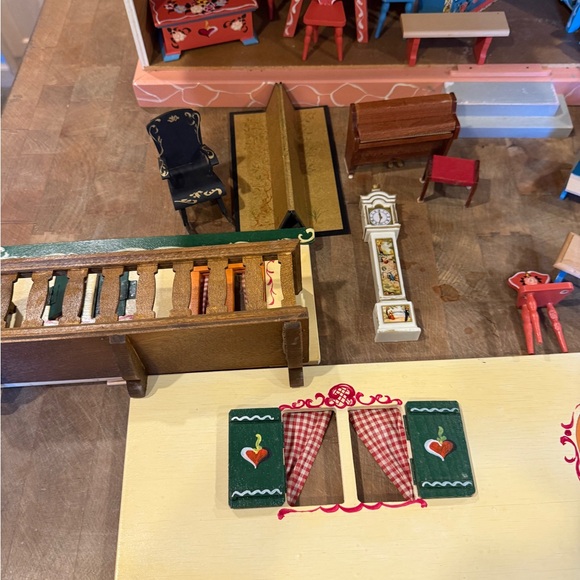 RARE Vintage Dora Kuhn Wooden Dollhouse & Hand Painted Furniture West Germany - Picture 13 of 16